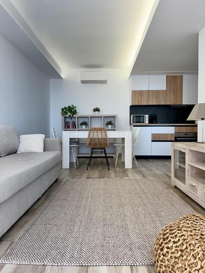 Apartment Paseo Aguadulce  Exterior photo